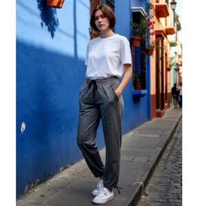 On The Go Women's Gray Jogger Pants with Zipper Pockets - Size: 36x28